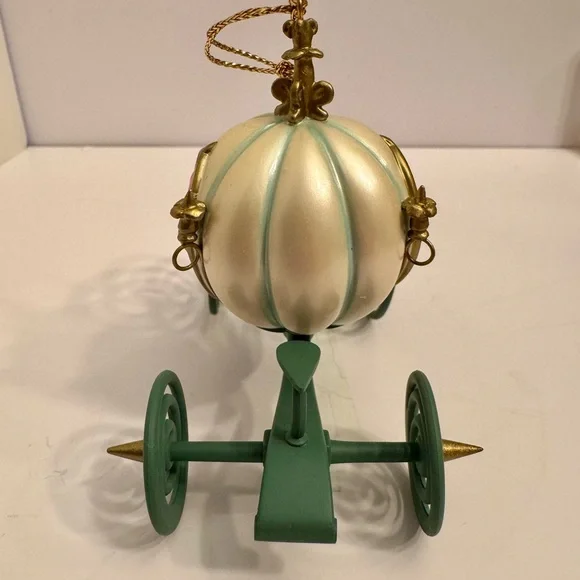 WDCC Enchanted Places “An Elegant Coach for Cinderella” Ornament - Picture 3 of 13